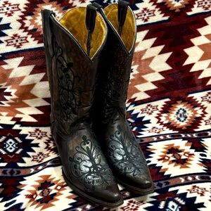 Corral oil slick leather boots RARE. Never worn.